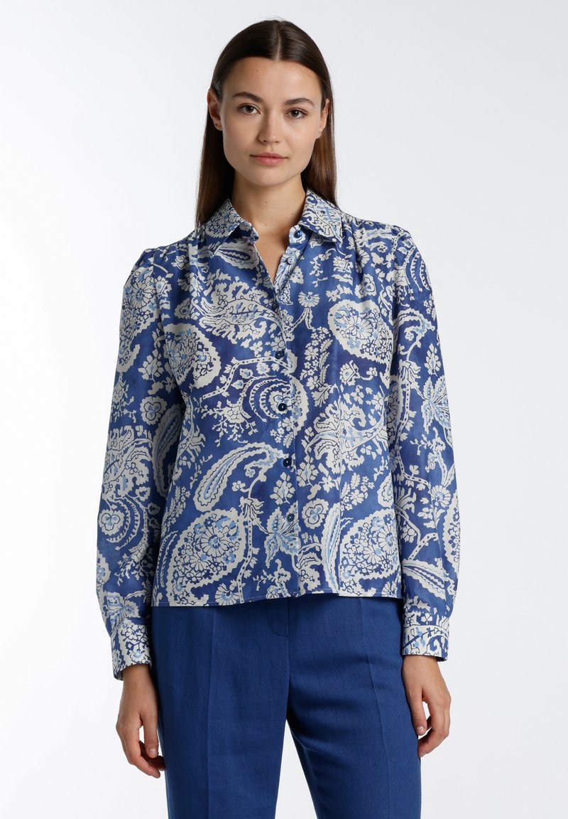 Blauwe button-up shirt met een paisleypatroon, lange mouwen, een klassieke kraag en een gladde, textuurstof.