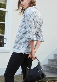 Next - TEXTURED CHECK LONG SLEEVE - Hemdbluse - grey Thumbnail-Bild 1