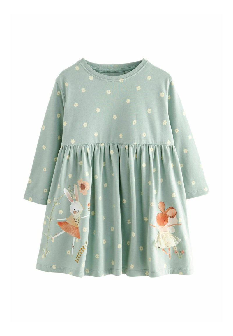 Robe longue à manches longues vert clair pour enfants, ornée de petites fleurs blanches et de personnages de lapin et de souris dessinés en bande dessinée portant des robes près de l'ourlet.