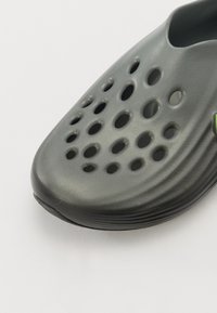 Thumbnail Image 6