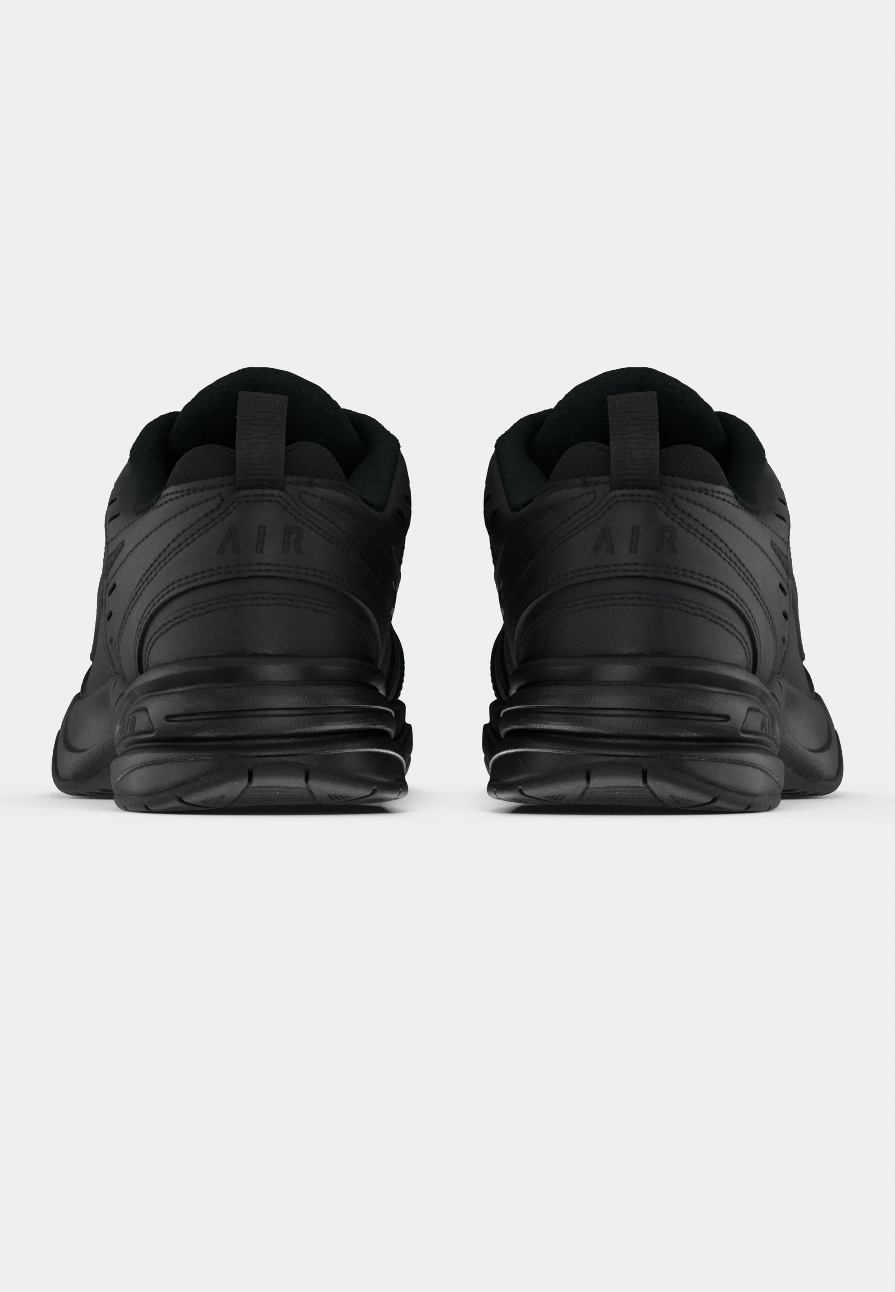 nike men's air monarch iv cross trainer black