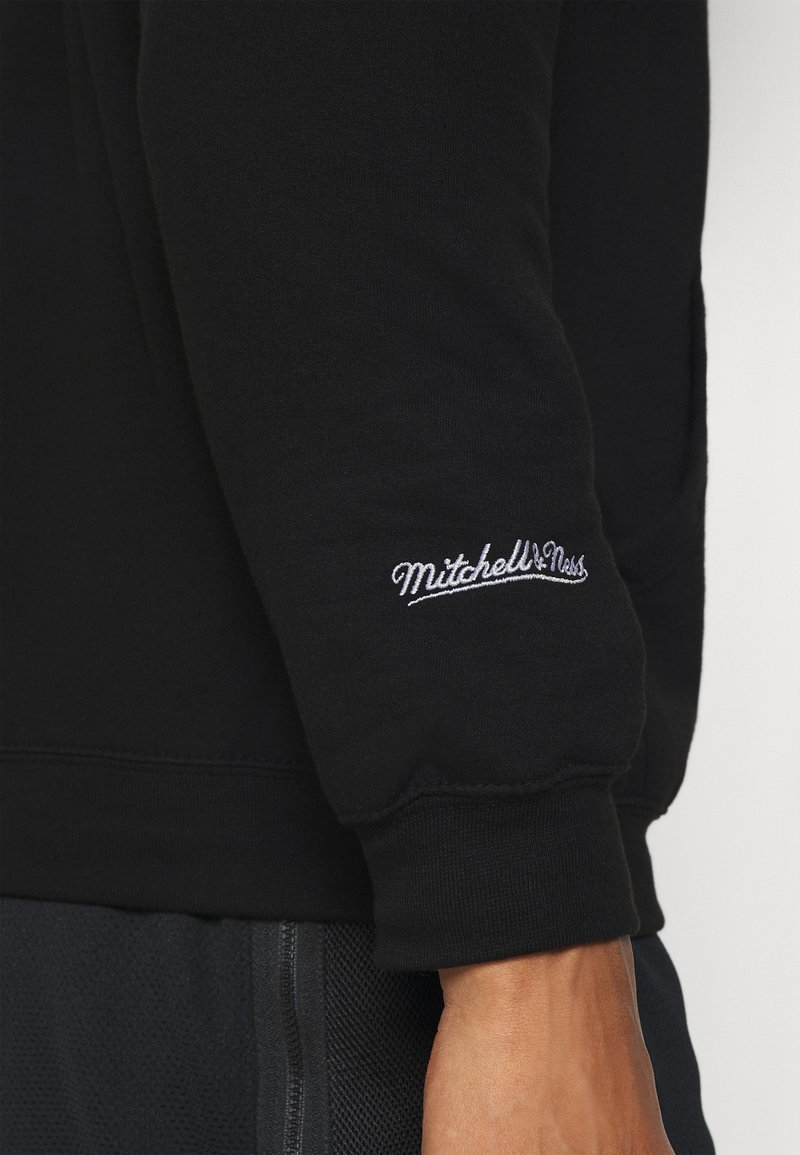 Herren Shirts | Mitchell & Ness NBA CHICAGO BULLS 3 POINT ARCH HOODIE Vereinsmannschaften black/schwarz - PO86683 Herren Shirts | Mitchell & Ness NBA CHICAGO BULLS 3 POINT ARCH HOODIE Vereinsmannschaften black/schwarz - PO86683
