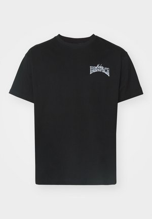 Čierne bavlnené tričko s krátkymi ruk ávmi, ktoré má na ľavej strane hrude biele grafické znázornenie "BENFICA". Klasický štýl s okrúhlym výstrihom.