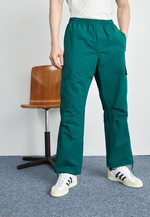 Pantalones cargo - green