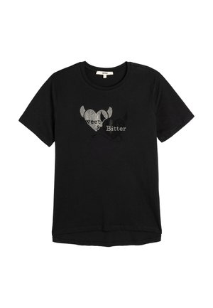 Camiseta negra de manga corta hecha de tela suave, que presenta un diseño gráfico de dos corazones, con la palabra "Dulce" en plata y "Amargo" en texto negro.