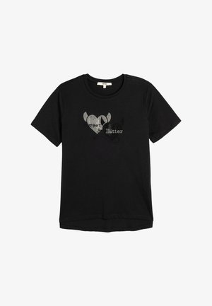 Zwarte t-shirt met korte mouwen, gemaakt van zachte stof, met een grafisch ontwerp van twee harten, "Sweet" in zilver en "Bitter" in zwarte tekst.