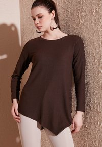LELA REGULAR FIT - Camicetta - brown