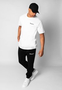 Dropsize HEAVY EMBO  - Lihtne T-särk - white