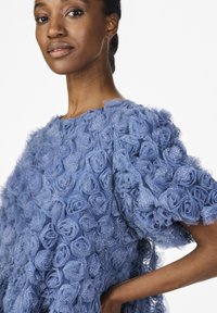 YAS YASLAURA DRESS - Koktailové šaty/večierkové šaty - coronet blue