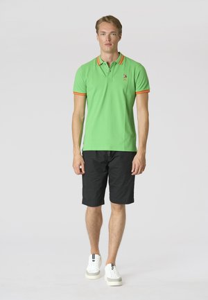 U.S. Polo Assn., POLO SHIRT A MANICHE CORTE CON LOGO COLORATO E DETTAGLI A CONTRASTO - Polo - verde