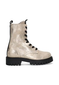 Nauhoitettavat nilkkurit metallinhopeisessa vaaleassa beigessä mokassa, mustilla yksityiskohdilla, paksulla mustalla kumipohjalla ja takana vetolenkillä helppoa pukemista varten.