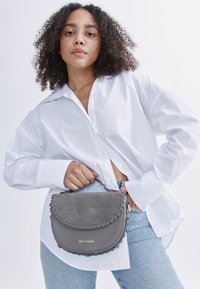 Hey Marly SOUL SISTER STITCHING - Handtasche - dunkelgrau