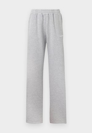 Helle graue Sweatpants mit einem elastischen Bund, geradem Bein Schnitt und einem kleinen weißen Logo auf dem linken Oberschenkel. Weicher, strukturiert Stoff.