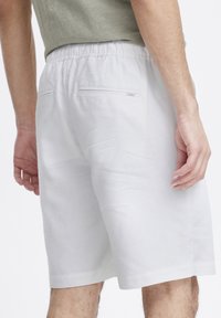 Casual Friday CFPHELIX LINEN MIX - Short - bright white