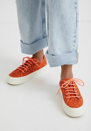 Desigual, Baskets basses - orange