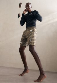 Venum UFC FIGHT WEEK TRAINING SHORTS - Spordišortsid - desert