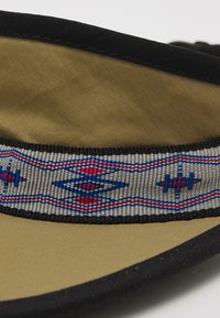 KAVU STRAPVISOR UNISEX - Kepuraitė - pyrite