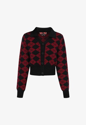 Beskaaret knap-opp cardigan med rød og sort argyle-mønster, sort krave, manchetter og kant, samt lange ærmer.