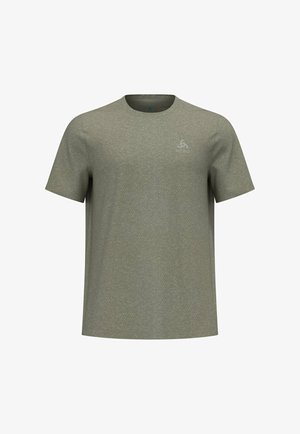 Schlichtes olivgrünes T-Shirt mit kurzen Ärmeln und Rundhalsausschnitt, mit kleinem hellgrauem Logo auf der linken Brust.