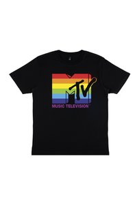 Černé bavlněné tričko s barevným duhovým logem MTV a textem "MUSICAL TELEVIZE" v purpurové barvě pod logem. Krátké rukávy, kulatý výstřih.