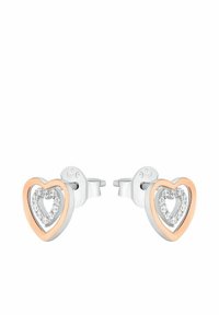 Silverfärgade hjärtformade örhängen med en rosaguldskant, som har en cirkel av glittrande klara stenar i mitten. Polerad metallfinish.