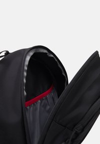 The North Face BASIN 18 UNISEX - Mochila - black