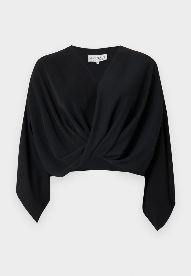 Schwarzes kurzes Top aus weichem Stoff mit tiefem V-Ausschnitt, drapiertem Vorderteil und langen Ärmeln mit spitzen Enden. Keine sichtbaren Muster oder Hardware.