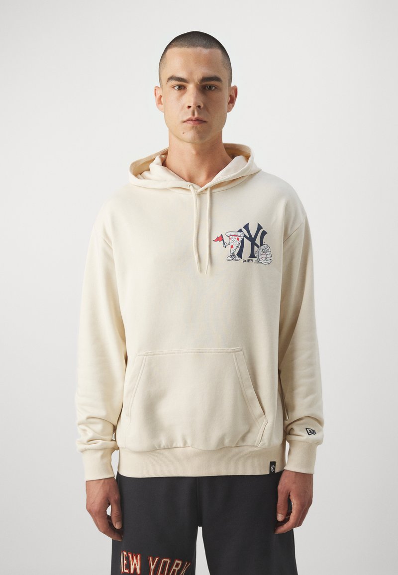 New Era MLB NEW YORK YANKEES FOOD GRAPHIC OVERSIZE HOODIE - Squadra - beige/navy