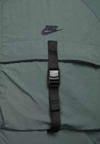Nike Sportswear Lehká bunda - dark green