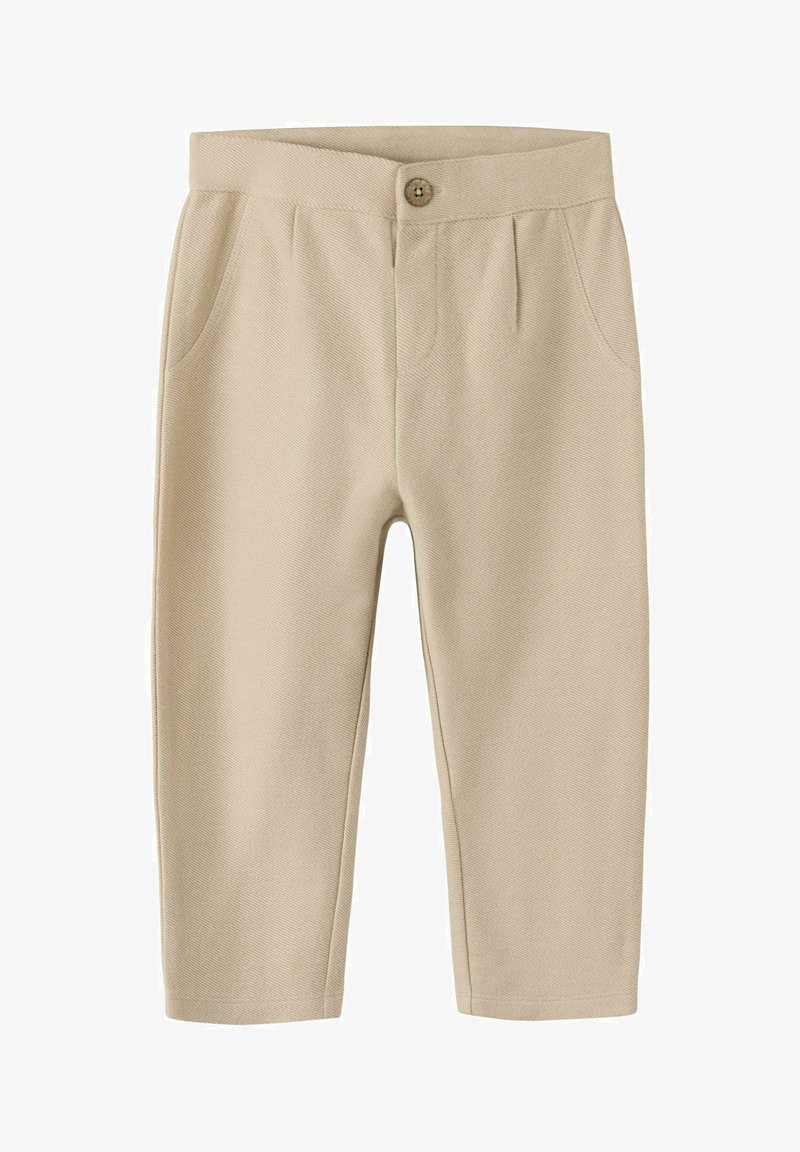 Pantalon beige pour tout-petit avec fermeture à boutons, poches latérales et tissu texturé, présenté à plat sur un fond blanc.