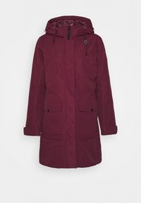 Long manteau d'hiver bordeaux avec capuche, fermeture éclair à l'avant, poches à rabat boutonnées et poignets ajustables.