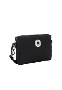 Borsa nera in nylon dalla forma rettangolare, con hardware argentato, chiusura a zip e un dettaglio con logo circolare sul davanti. Dotata di una tracolla staccabile.