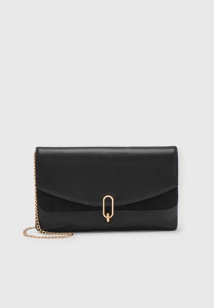 Arinna Black Clutch