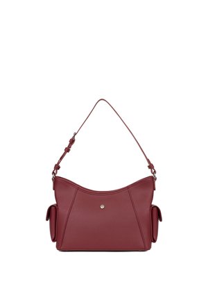 Bordeauxrode leren schoudertas met korrelige structuur, verstelbare band, voorste knoopsluiting en twee zijvakken met kleppen.