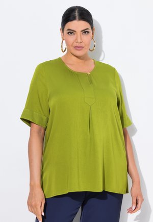 QUILTED PLACKET ROUND NECK SHORT SLEEVE - Blouse - grass green