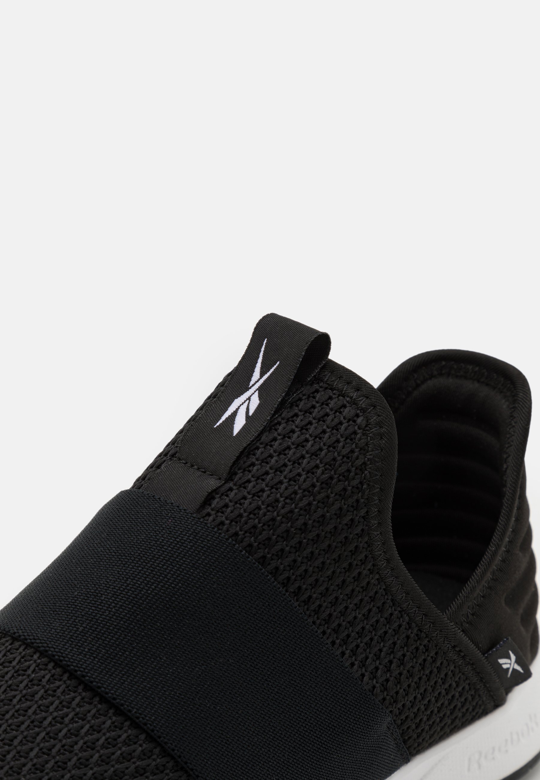 reebok ever road dmx slip on