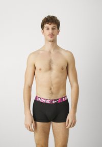 Nike Underwear ESSENTIAL TRUNK 3 PACK - Boxerbriefs - black/blue/fuchsia/grey