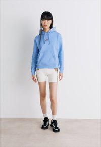 Tommy Jeans TJW BXY BADGE - Sportinis megztinis - westside blue
