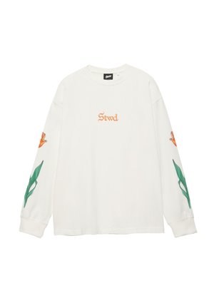 Wit shirt met lange mouwen met oranje "Stwd." tekst op de borst en een oranje bloem met groene bladeren bedrukt op beide mouwen.