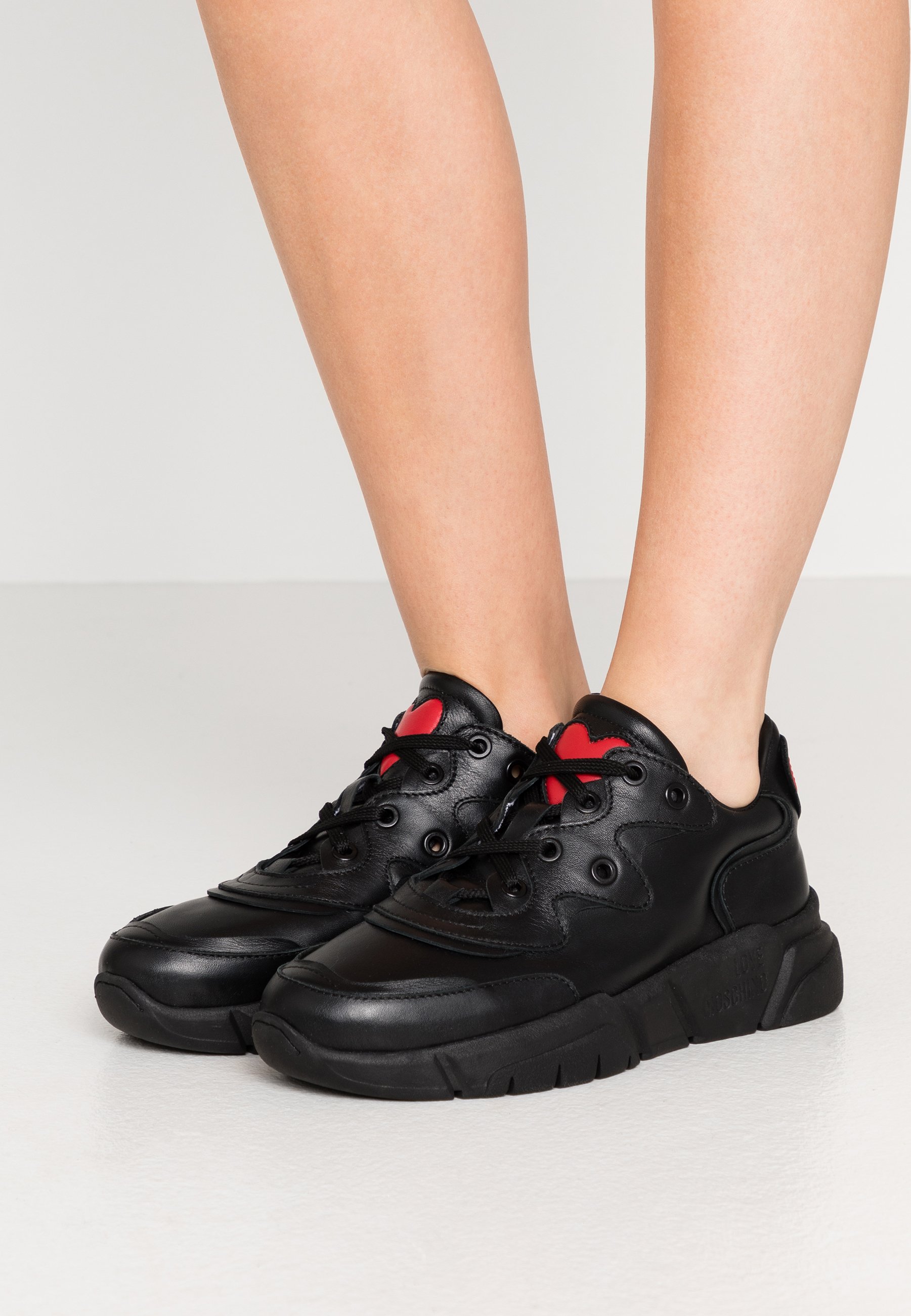 NEW LOVE RUNNING Sneakers black NEW LOVE RUNNING Sneakers black