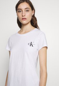 Calvin Klein Jeans MONOLOGO SLIM TEE 2 PACK - T-shirt básica - bright white