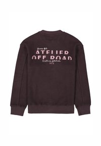 Sudadera de color púrpura oscuro con cuello redondo, puños acanalados y texto gráfico en la parte posterior en rosa claro que dice "ATELIER OFF ROAD" con un aspecto vintage.