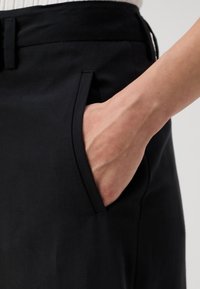 Thumbnail Image 6