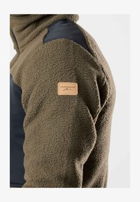 Ausgewählt, dk olive black