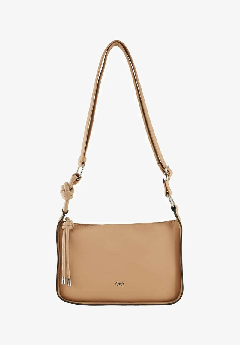 Braune Lederschultertasche mit glatter Textur, flacher Form, verstellbarem Riemen und dekorativem Knoten-detail am Riemen.