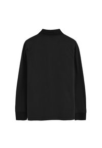 Svart långärmad skjorta med klassisk krage, som har en ren design, mjukt tyg och ribbade muddarna. Bakifrån syns inga tryck eller detaljer.