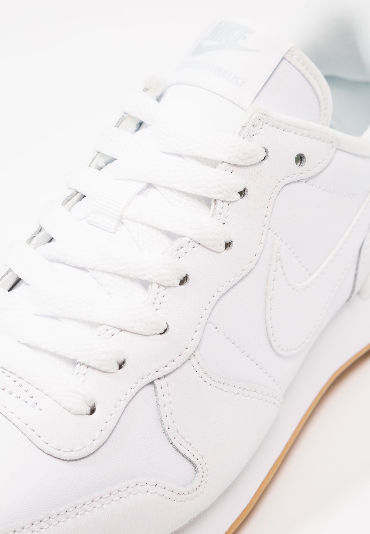 nike internationalist mid mujer