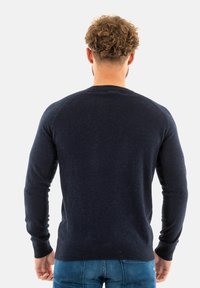 Yes Zee Maglione - bleu