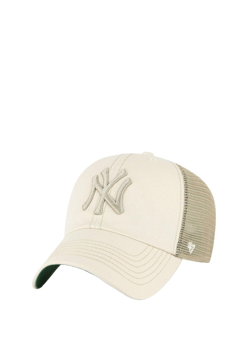 Beige Baseballkappe mit Netzrücken, gebogenem Schirm und erhabenem, gesticktem New York Yankees-Logo auf der Vorderseite.