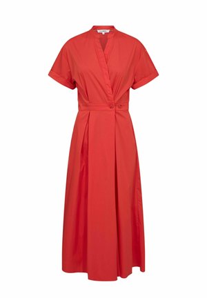 Czerwona sukienka midi z krótkimi rękawami, kopertowym dekoltem w kształcie litery V, paskiem z dwoma guzikami i plisowaną spódnicą.